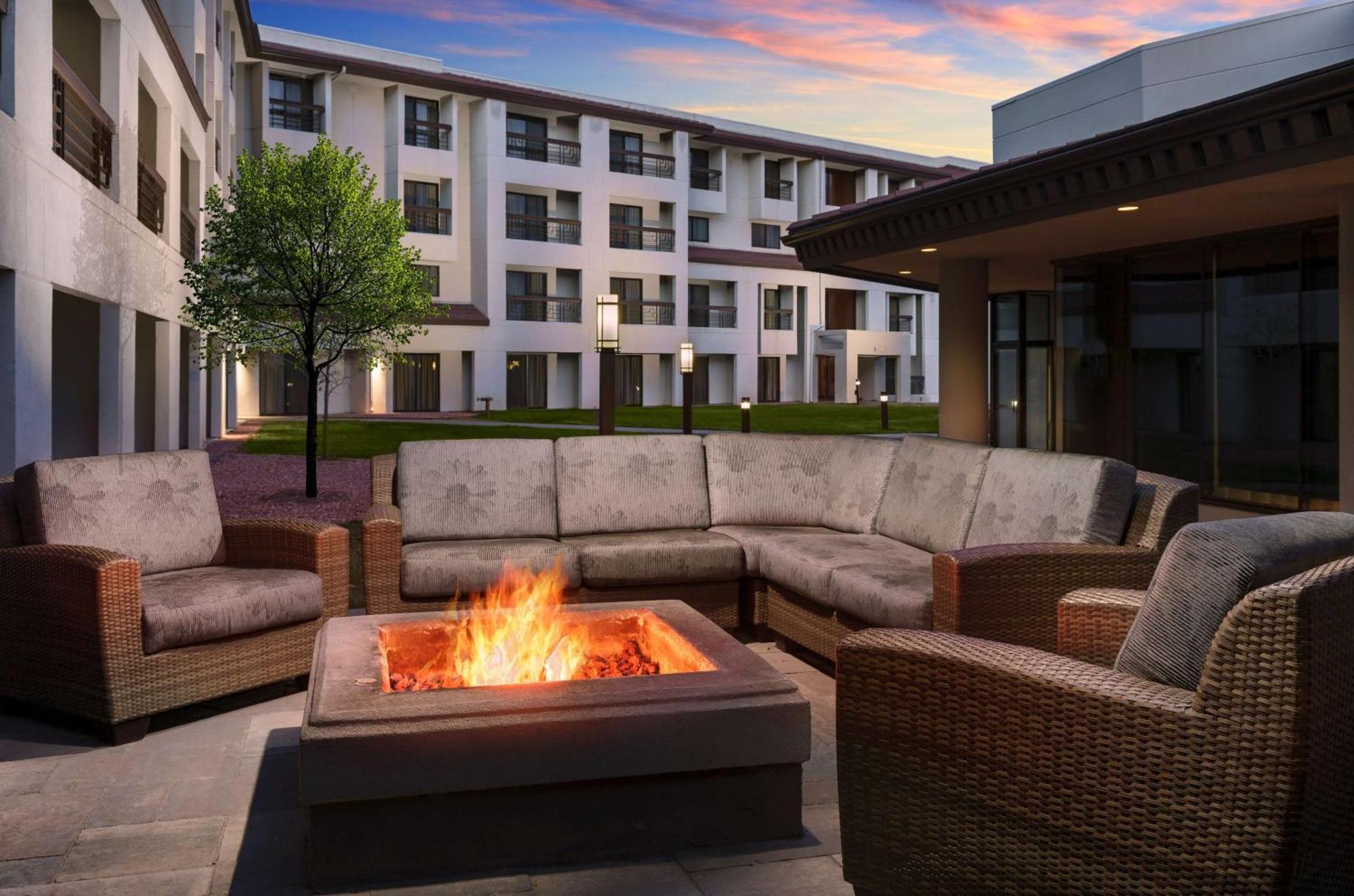 Doubletree By Hilton Colorado Springs Hotel Eksteriør billede